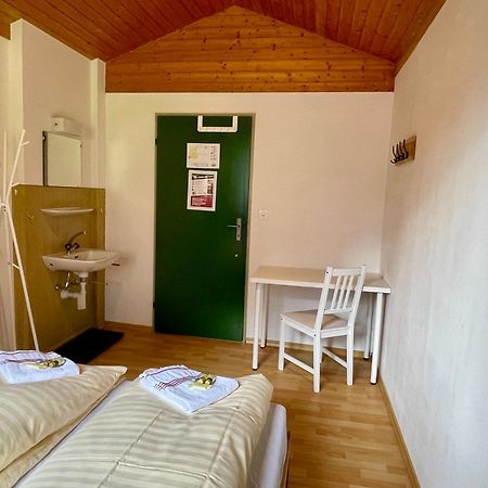 Alpine Base Hostel - Adults Only Lauterbrunnen Exterior foto