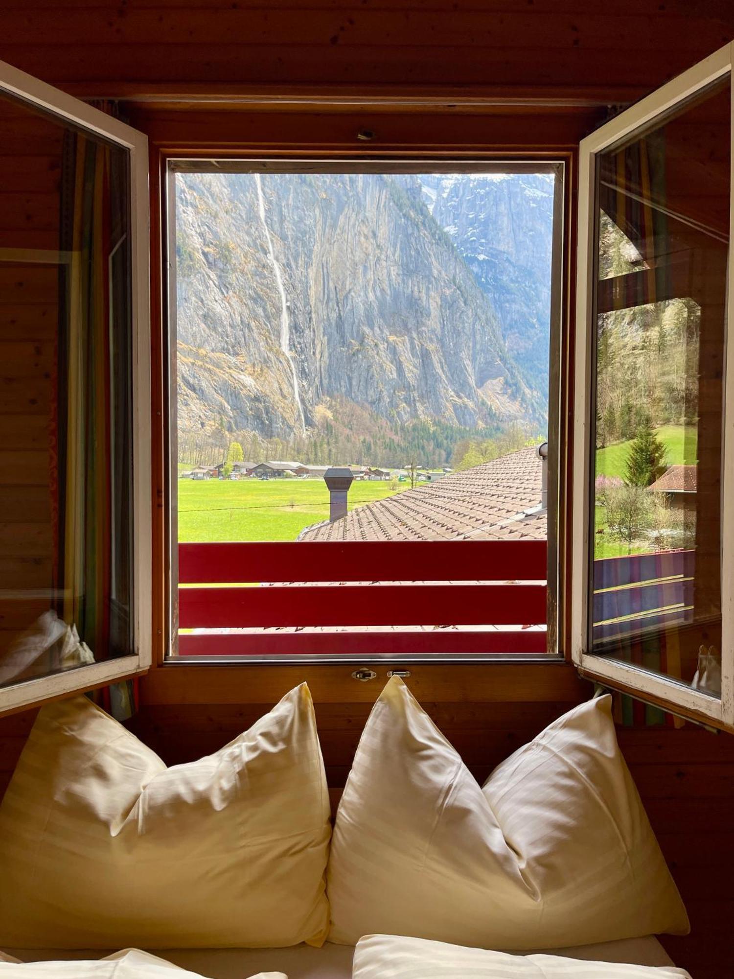 Alpine Base Hostel - Adults Only Lauterbrunnen Exterior foto