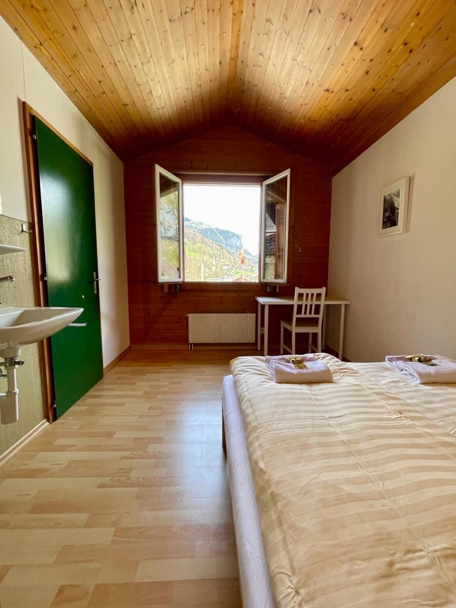 Alpine Base Hostel - Adults Only Lauterbrunnen Exterior foto