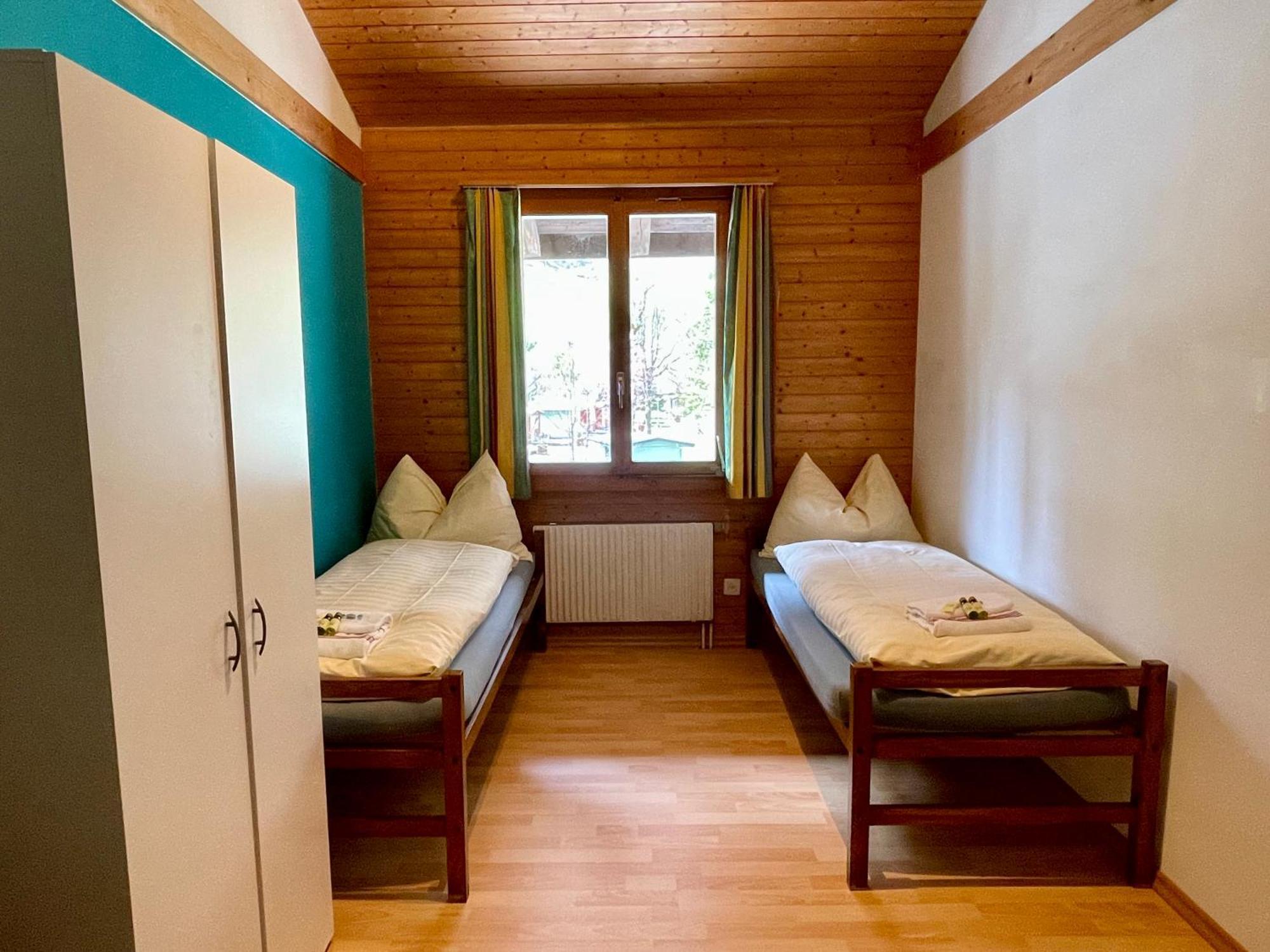 Alpine Base Hostel - Adults Only Lauterbrunnen Exterior foto